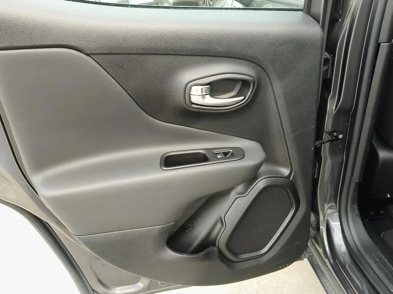 Jeep Renegade 1.3 PHEV AWD - foto 33