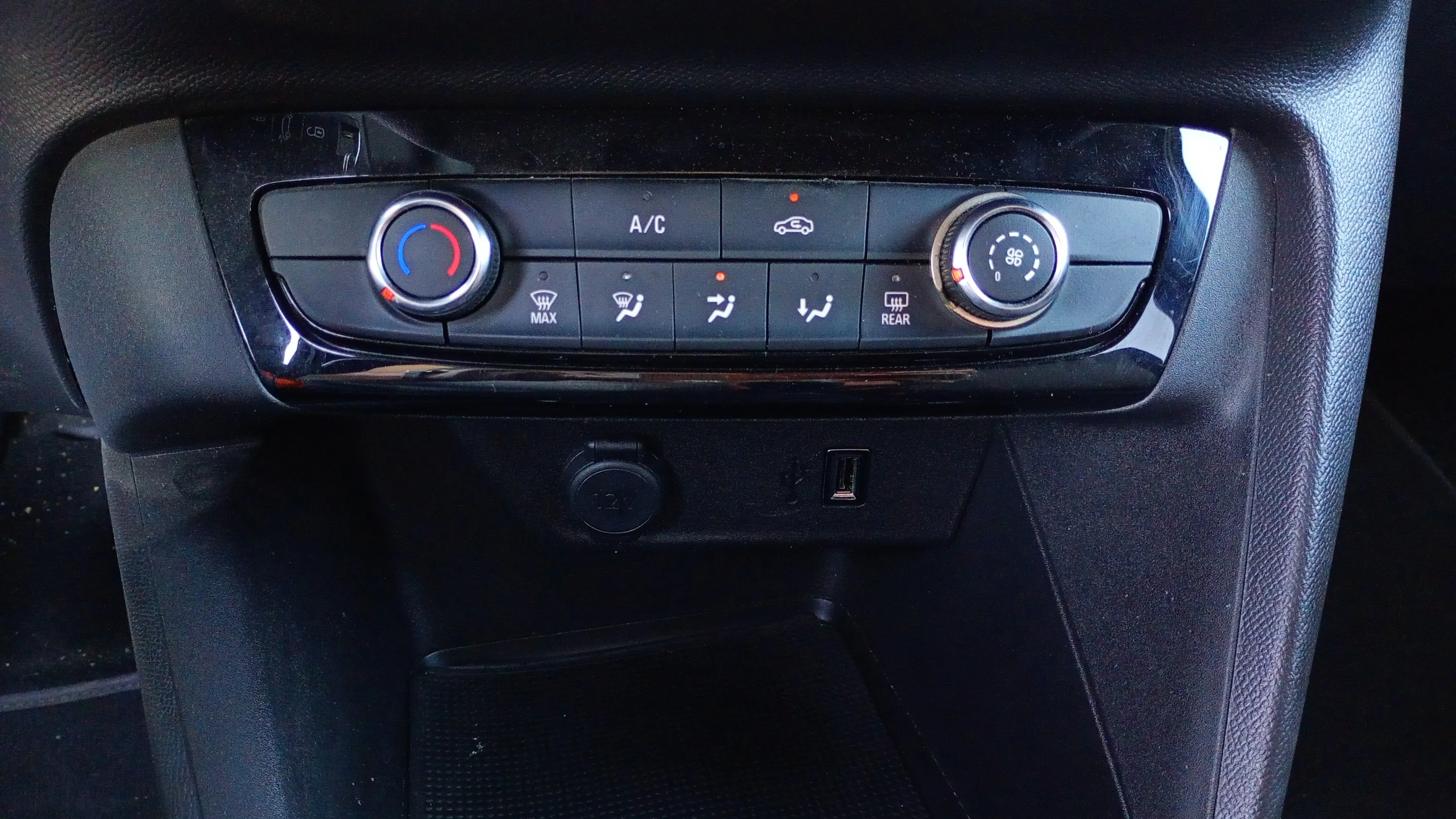 Opel Corsa 1.2T XHL Elegance - foto 21