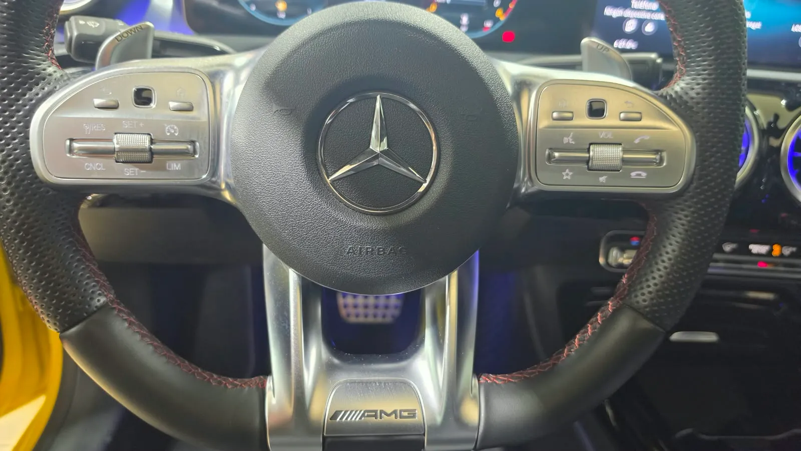 Mercedes-Benz CLA Mercedes-AMG 35 4MATIC+ - foto 12