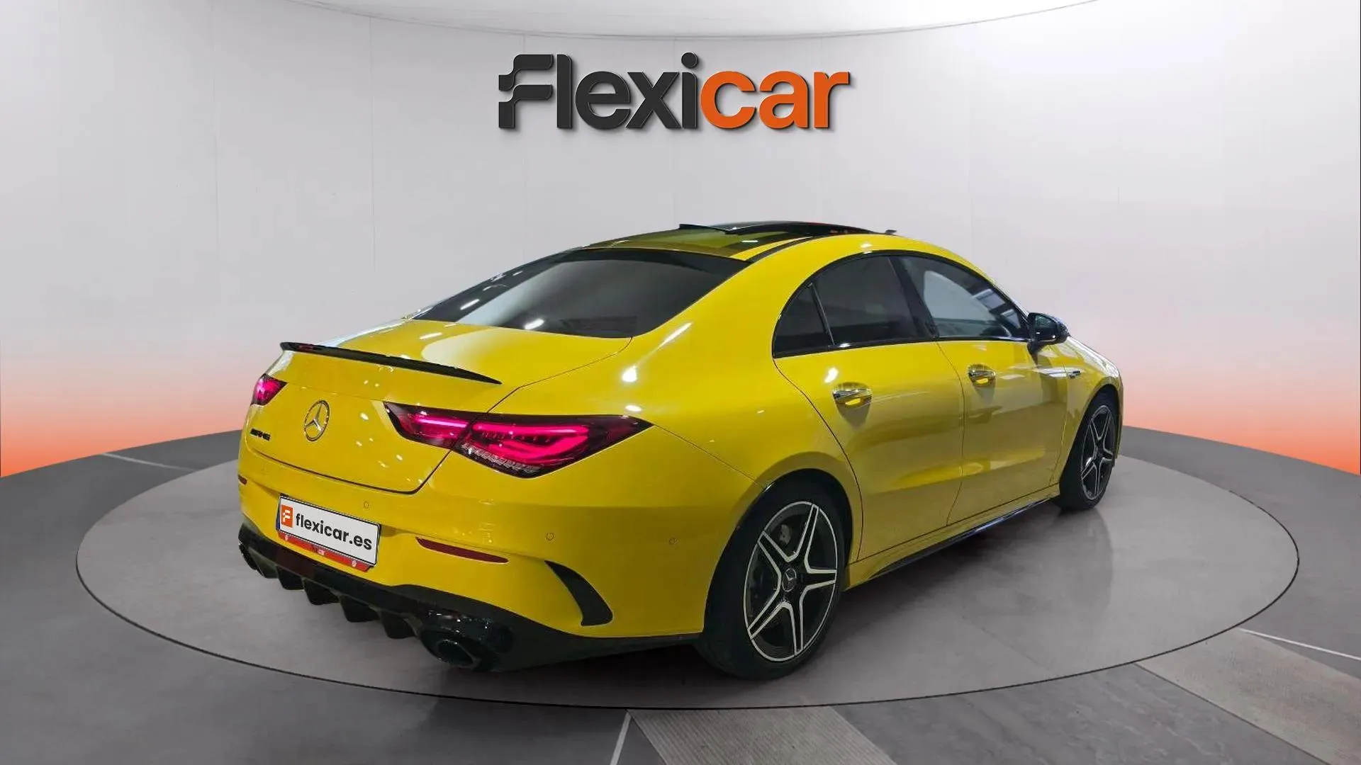 Mercedes-Benz CLA Mercedes-AMG 35 4MATIC+ - foto 3