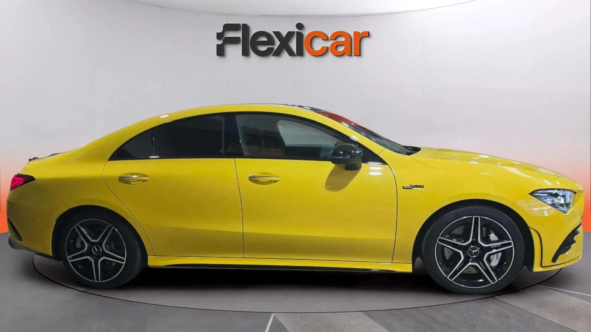 Mercedes-Benz CLA Mercedes-AMG 35 4MATIC+ - foto 2