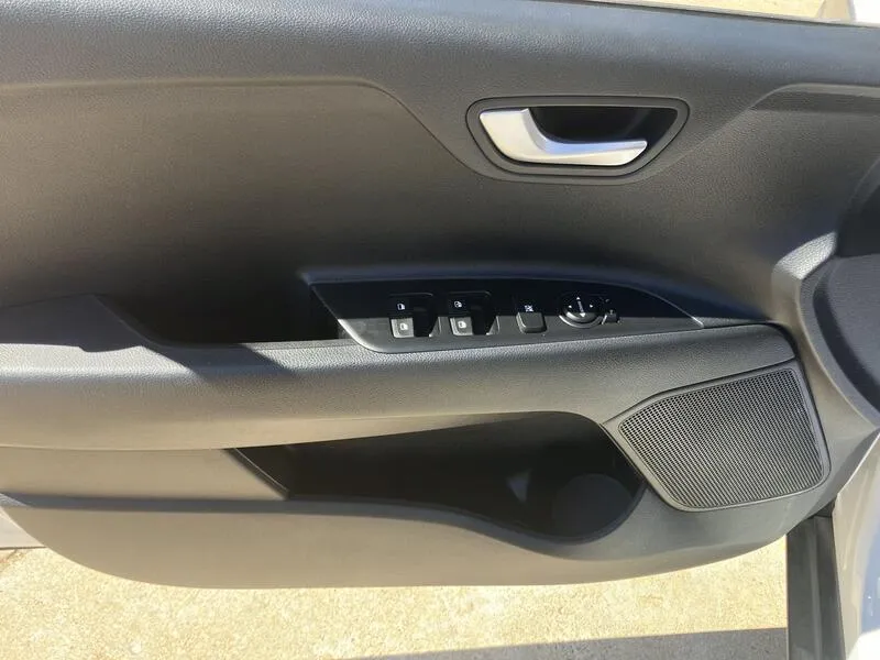 Kia Stonic 1.0 T-GDi MHEV iMT Concept Plus - foto 11