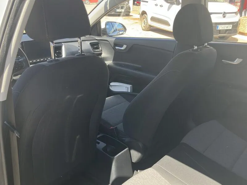 Kia Stonic 1.0 T-GDi MHEV iMT Concept Plus - foto 35