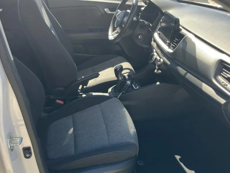 Kia Stonic 1.0 T-GDi MHEV iMT Concept Plus - foto 29