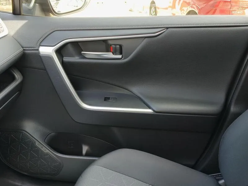 Toyota RAV4 2.5l 220H Advance - foto 19