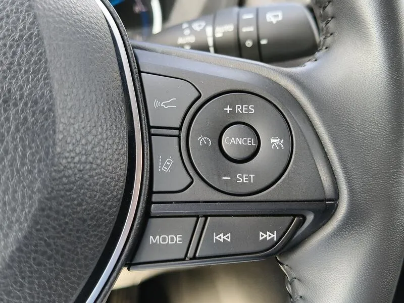 Toyota RAV4 2.5l 220H Advance - foto 22
