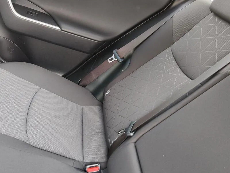 Toyota RAV4 2.5l 220H Advance - foto 31
