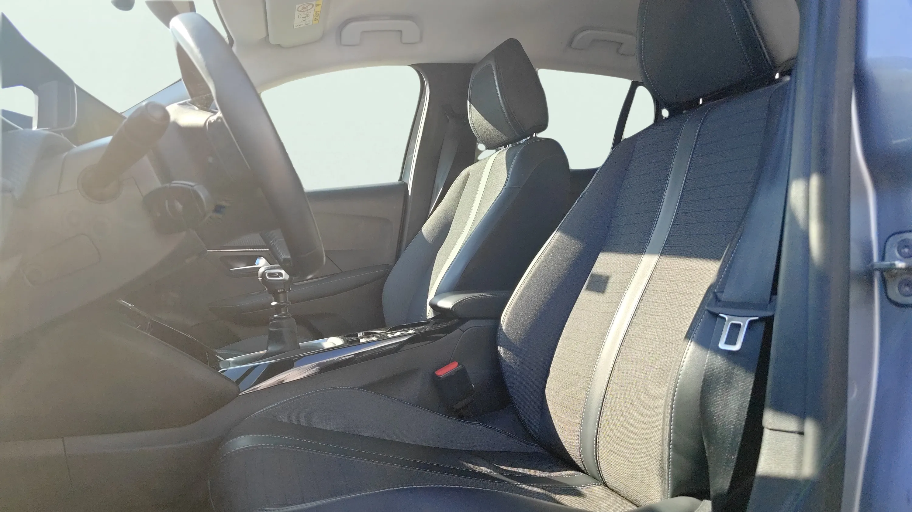 Peugeot 208 BlueHDi Active - foto 13