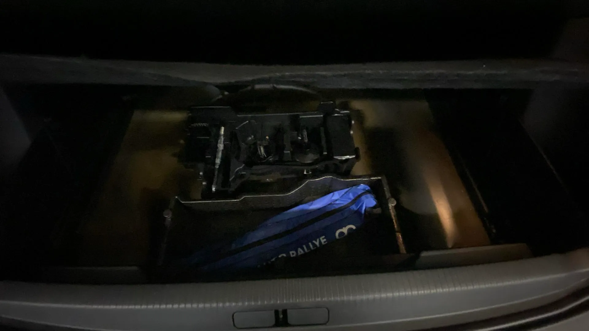 Peugeot 2008 Allure Pack PureTech 100 BVM6 - foto 15