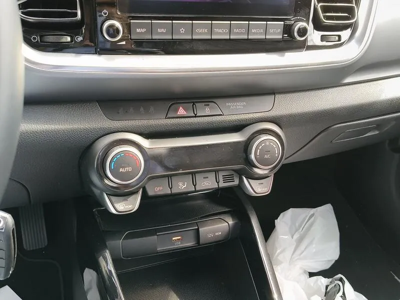 Kia Stonic 1.0 T-GDi MHEV iMT Drive - foto 12