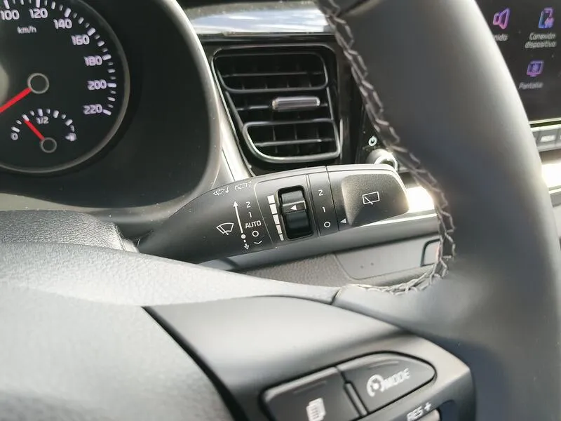 Kia Stonic 1.0 T-GDi MHEV iMT Drive - foto 24