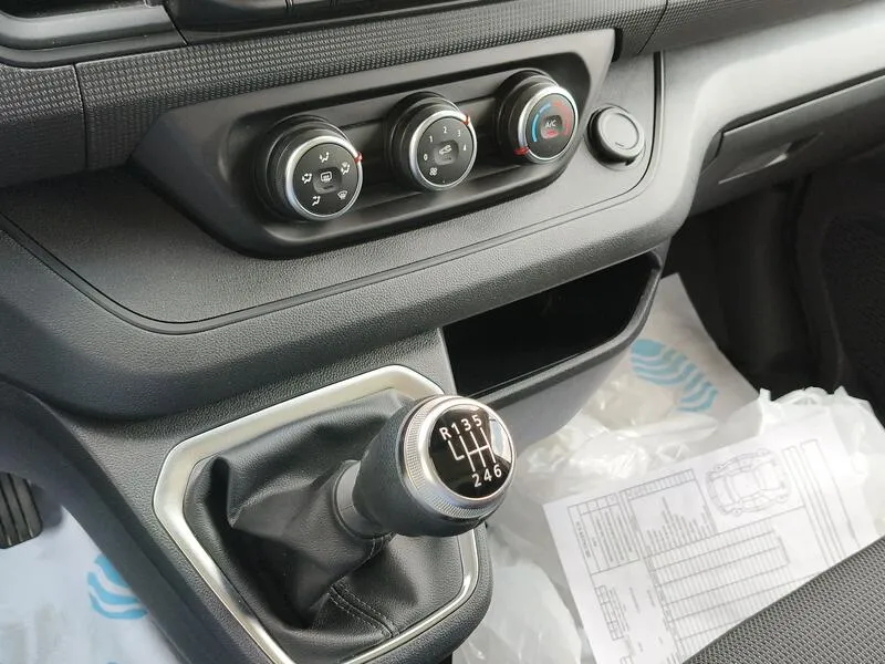 Renault Trafic Blue dCi - foto 15