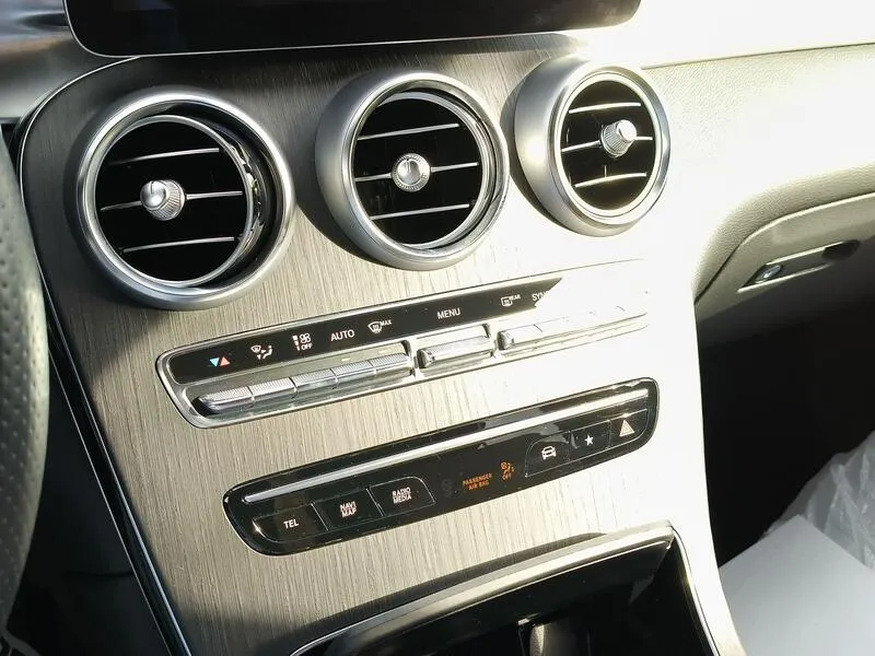Mercedes-Benz GLC 300d 4MATIC - foto 12