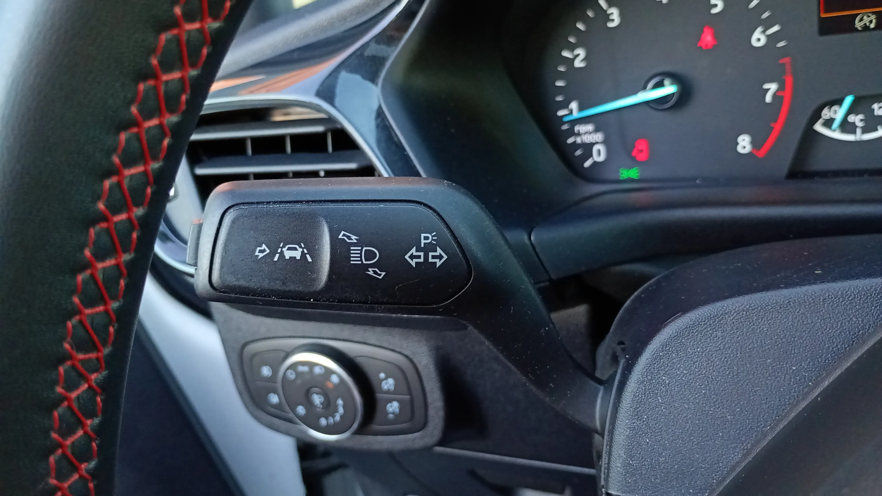 Ford Fiesta 1.0 EcoBoost MHEV ST-Line - foto 17
