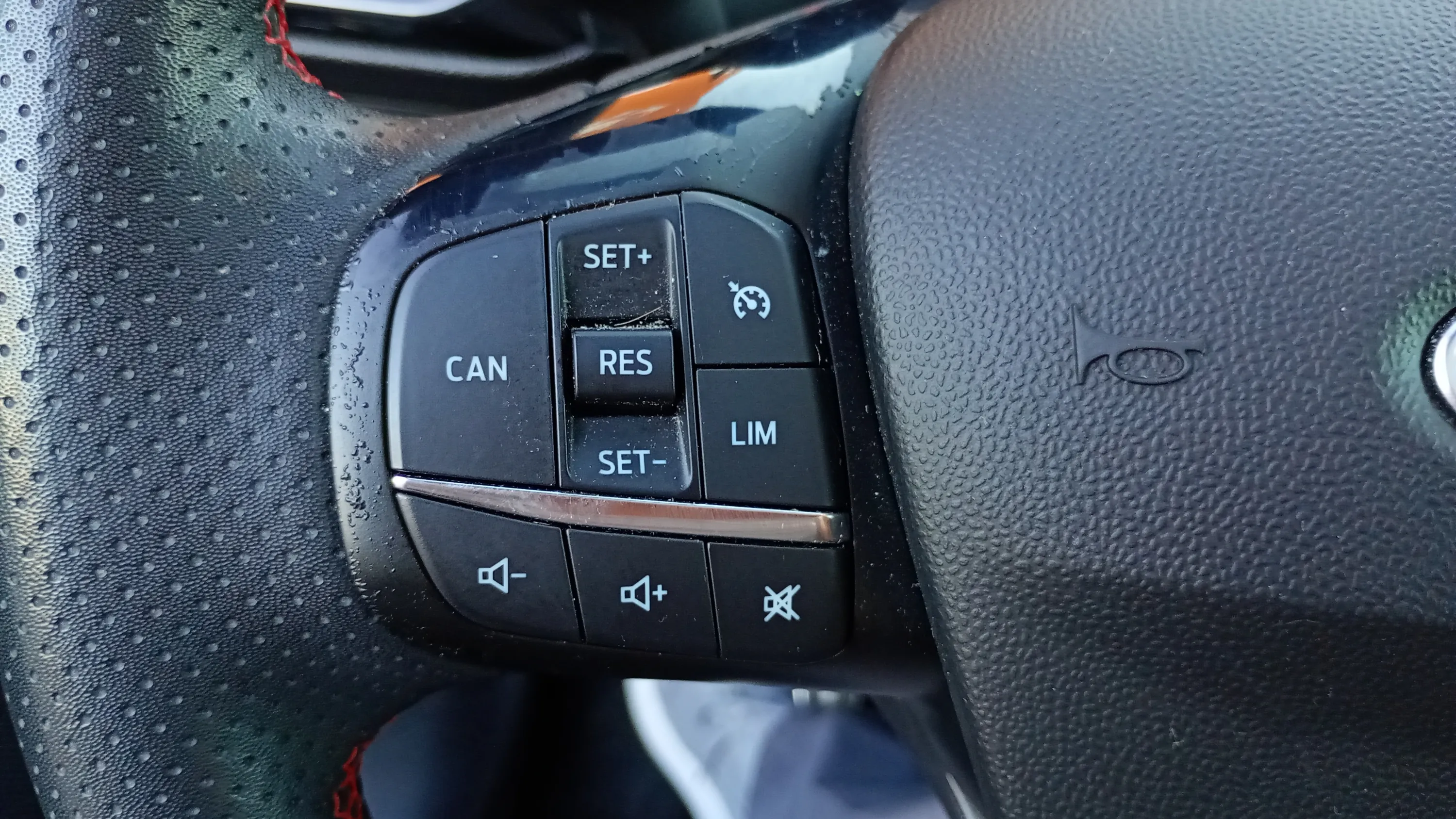 Ford Fiesta 1.0 EcoBoost MHEV ST-Line - foto 13