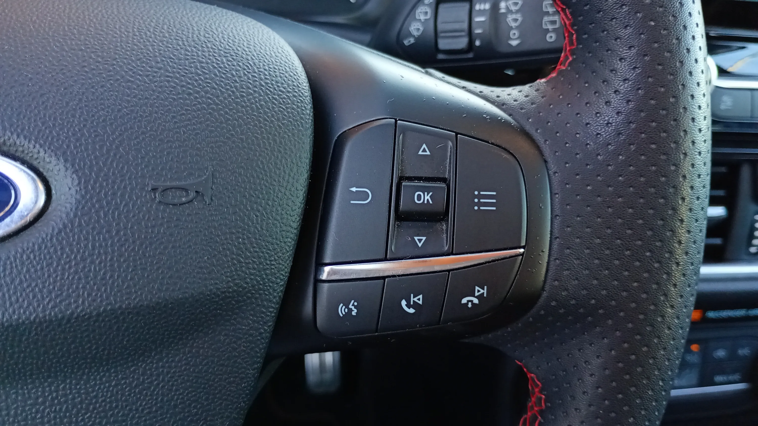 Ford Fiesta 1.0 EcoBoost MHEV ST-Line - foto 14