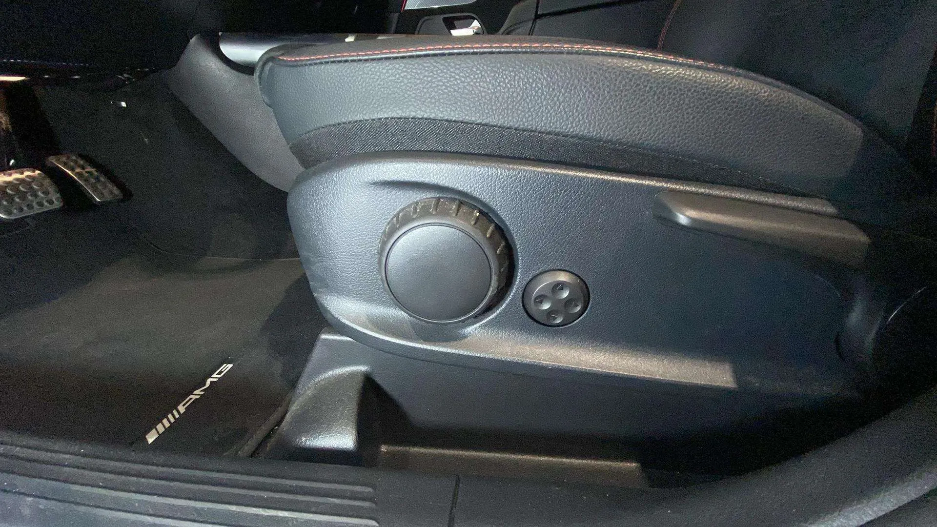 Mercedes-Benz GLA 200 D - foto 28
