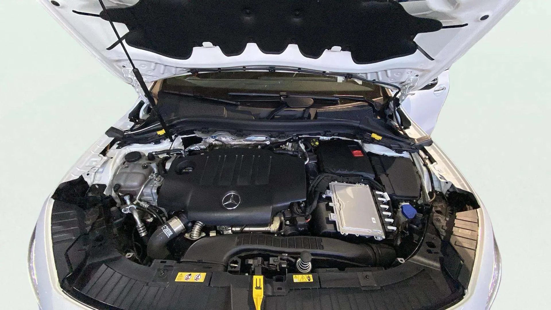 Mercedes-Benz GLA 200 D - foto 19