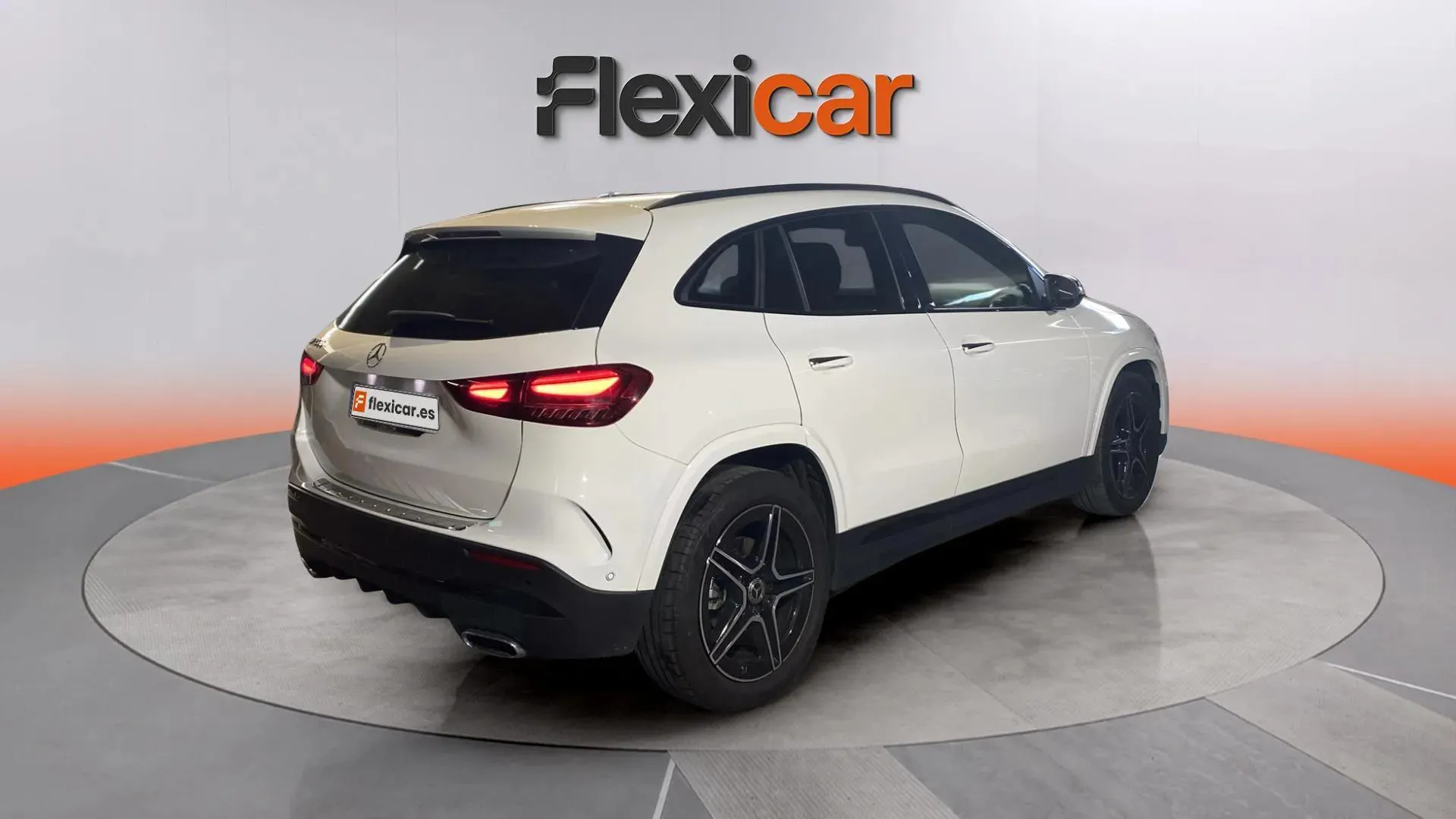Mercedes-Benz GLA 200 D - foto 6