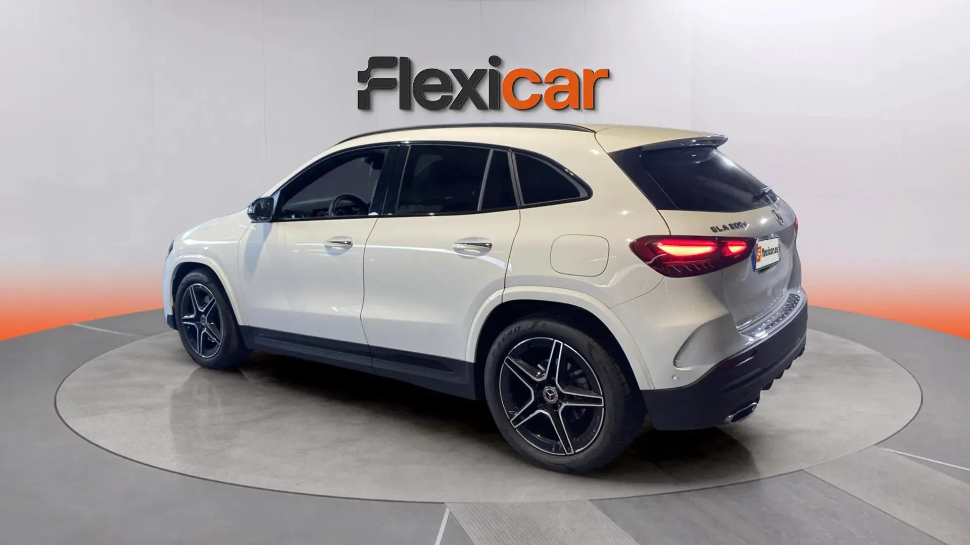 Mercedes-Benz GLA 200 D - foto 4