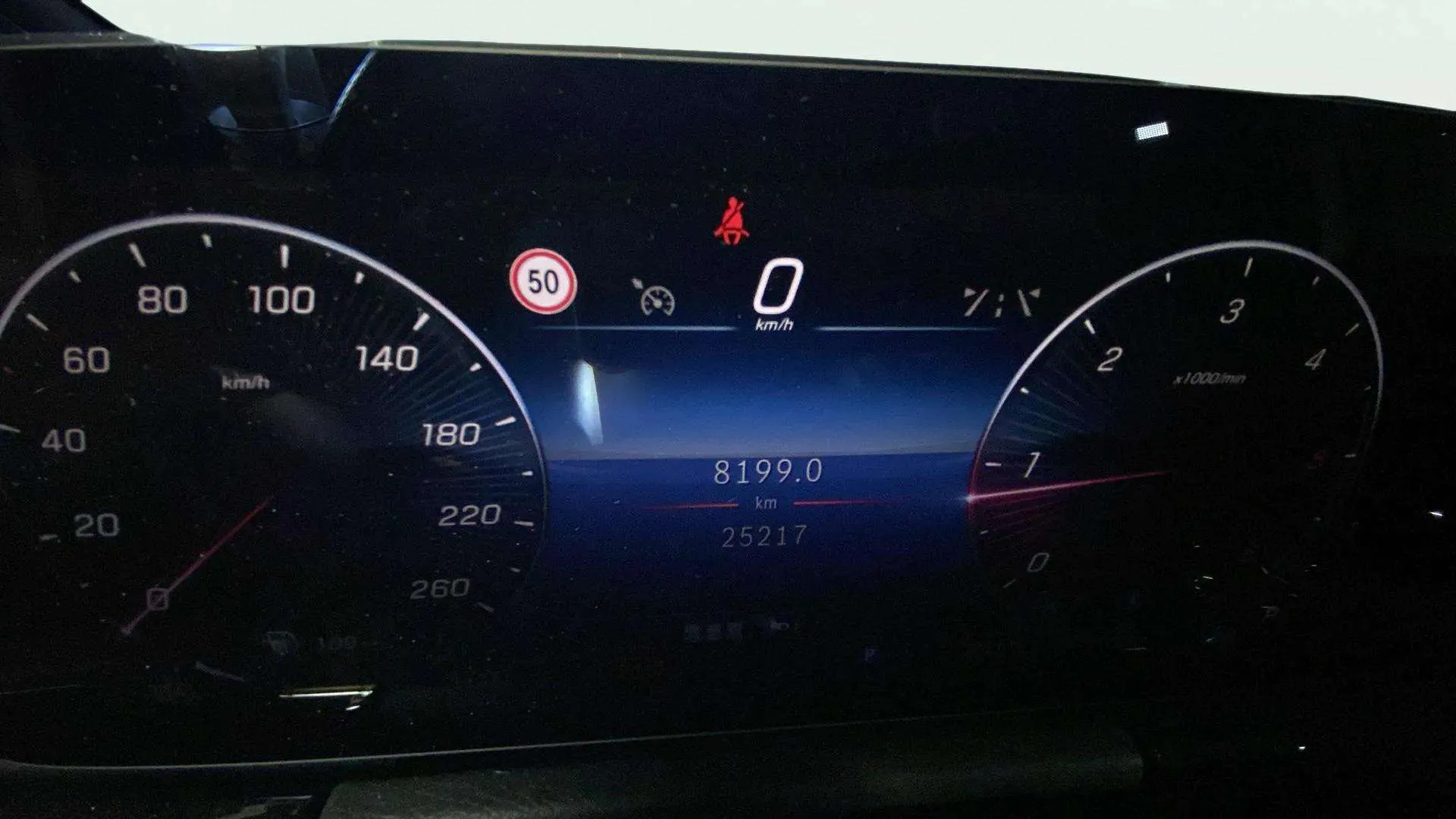 Mercedes-Benz GLA 200 D - foto 14