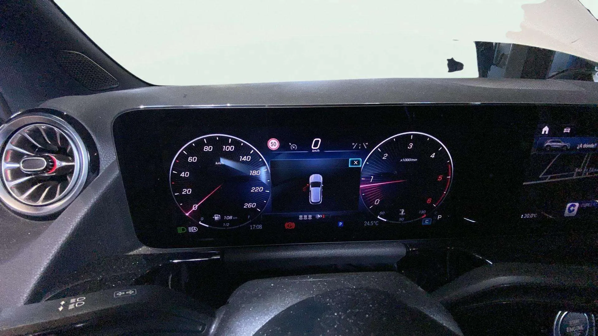 Mercedes-Benz GLA 200 D - foto 35