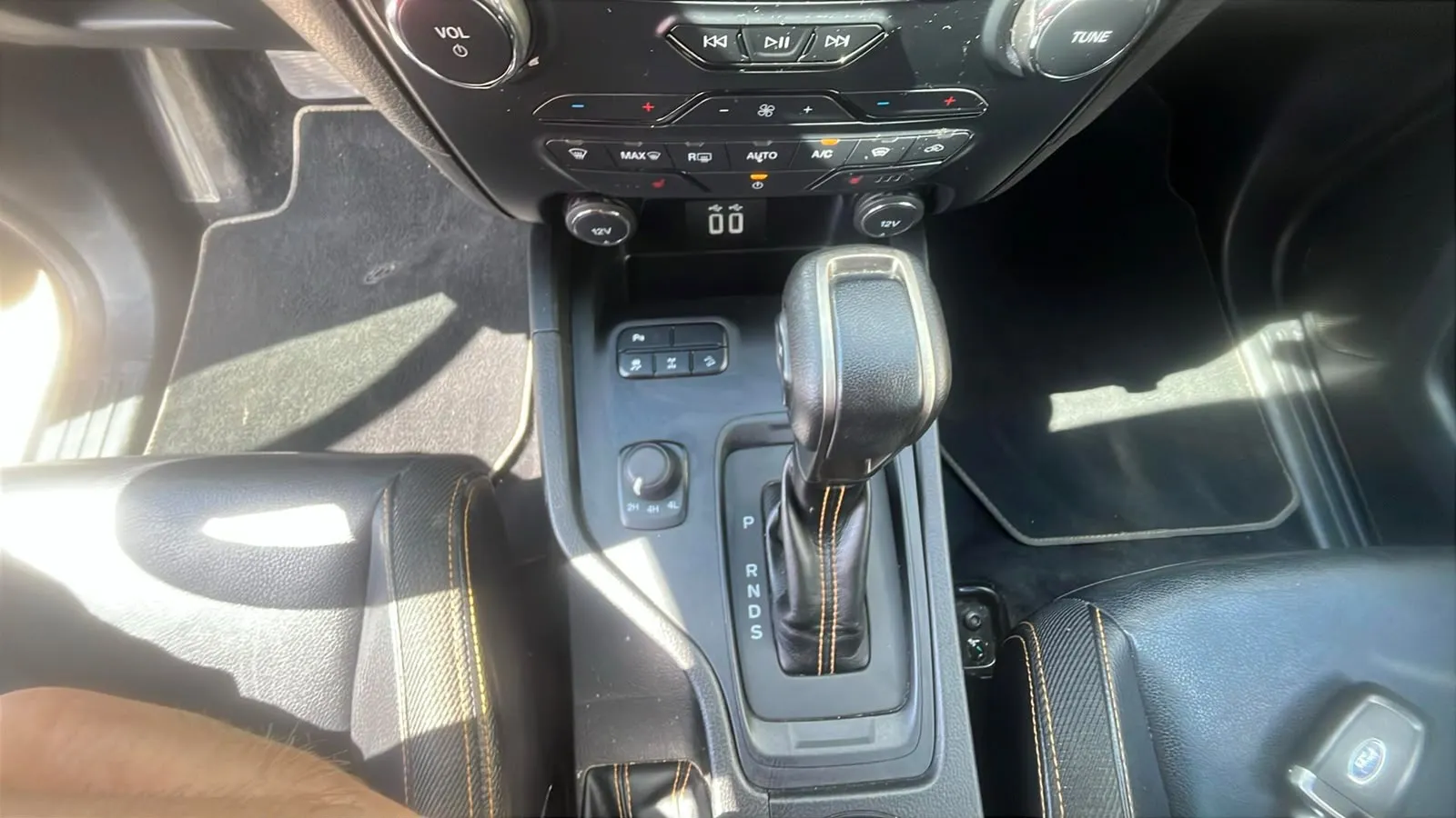 Ford Ranger 2.0 EcoBlue 4x4 Chasis Cab. XL - foto 28