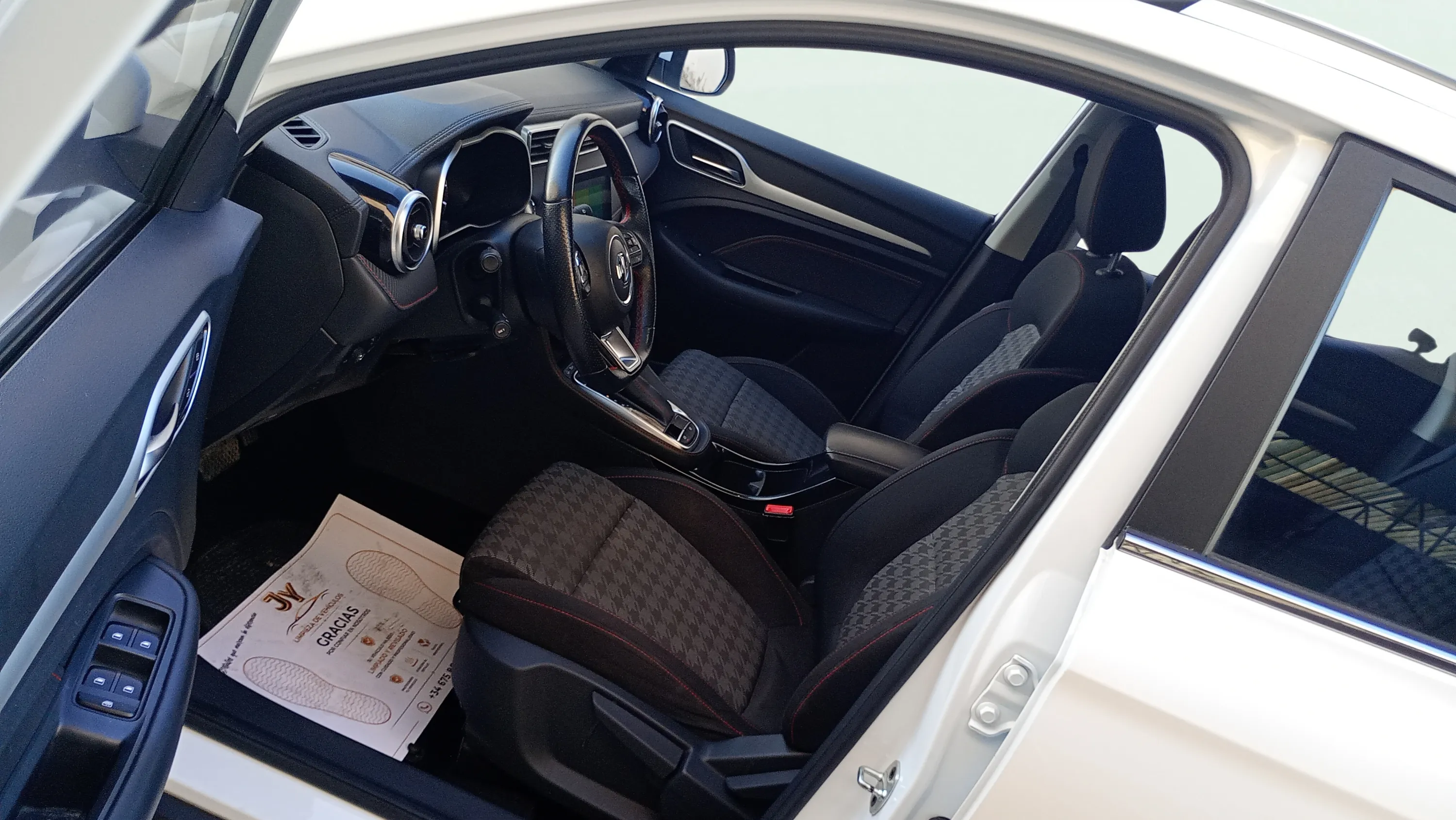 MG ZS 1.0T Comfort - foto 11