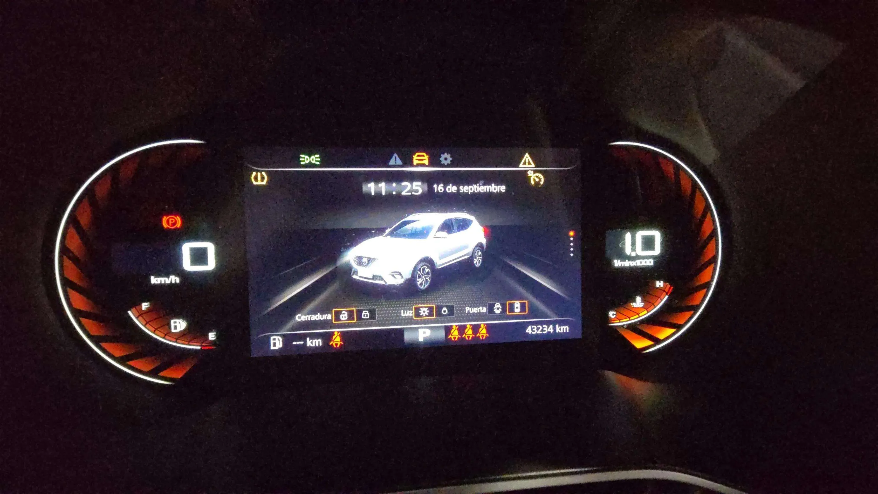 MG ZS 1.0T Luxury - foto 10