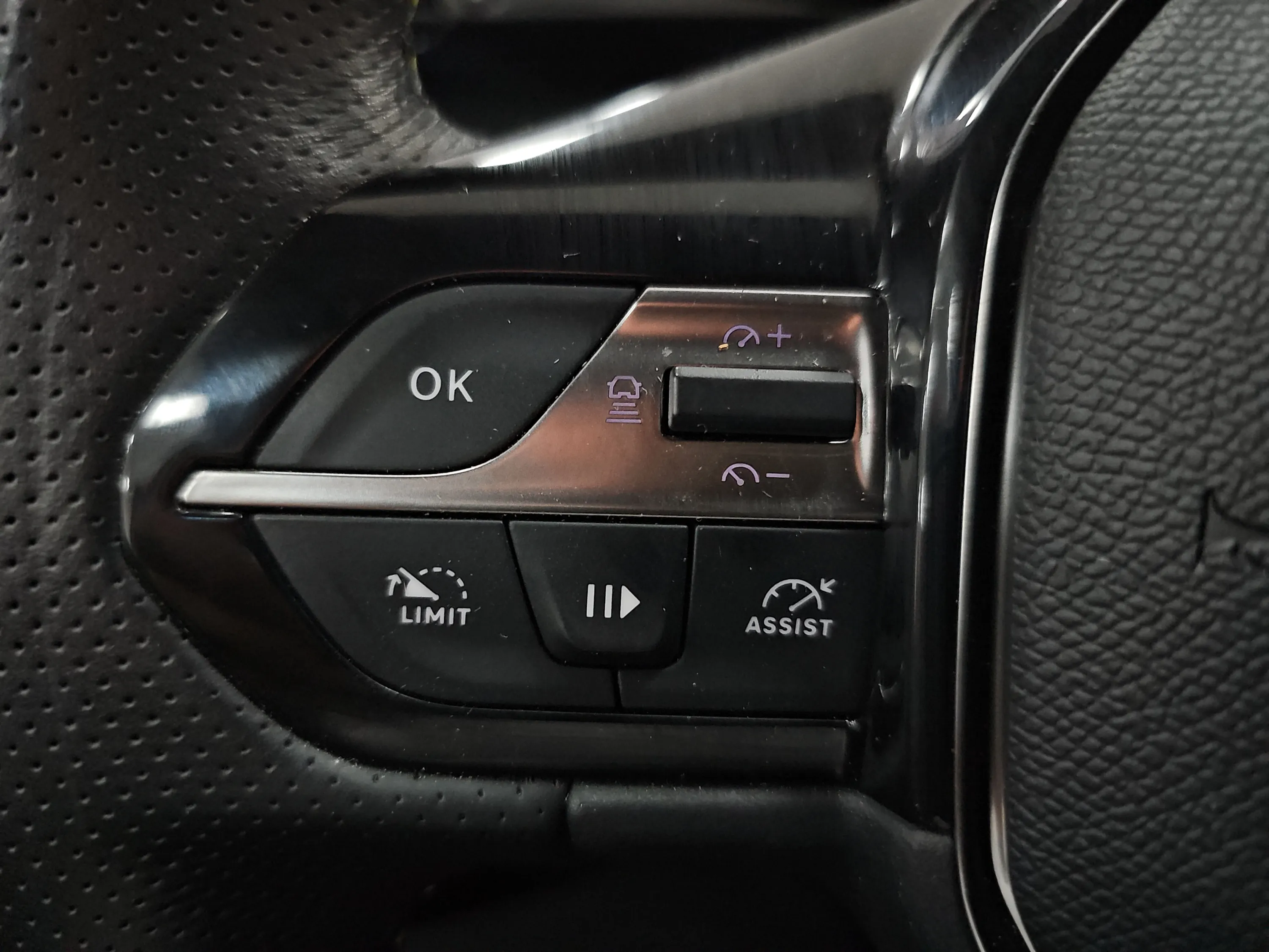 Peugeot 308 GT PureTech 130 EAT8 - foto 18