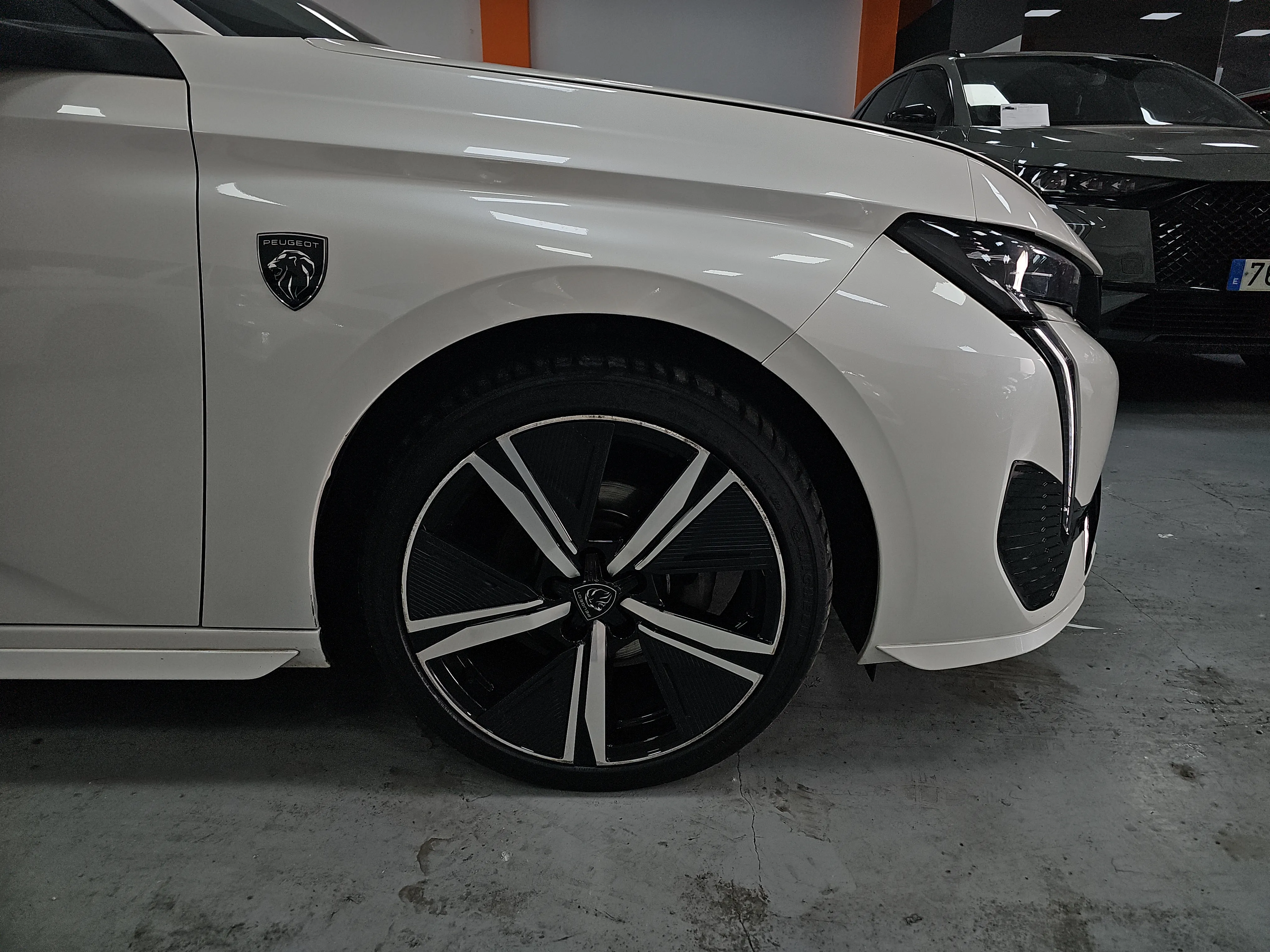 Peugeot 308 GT PureTech 130 EAT8 - foto 9