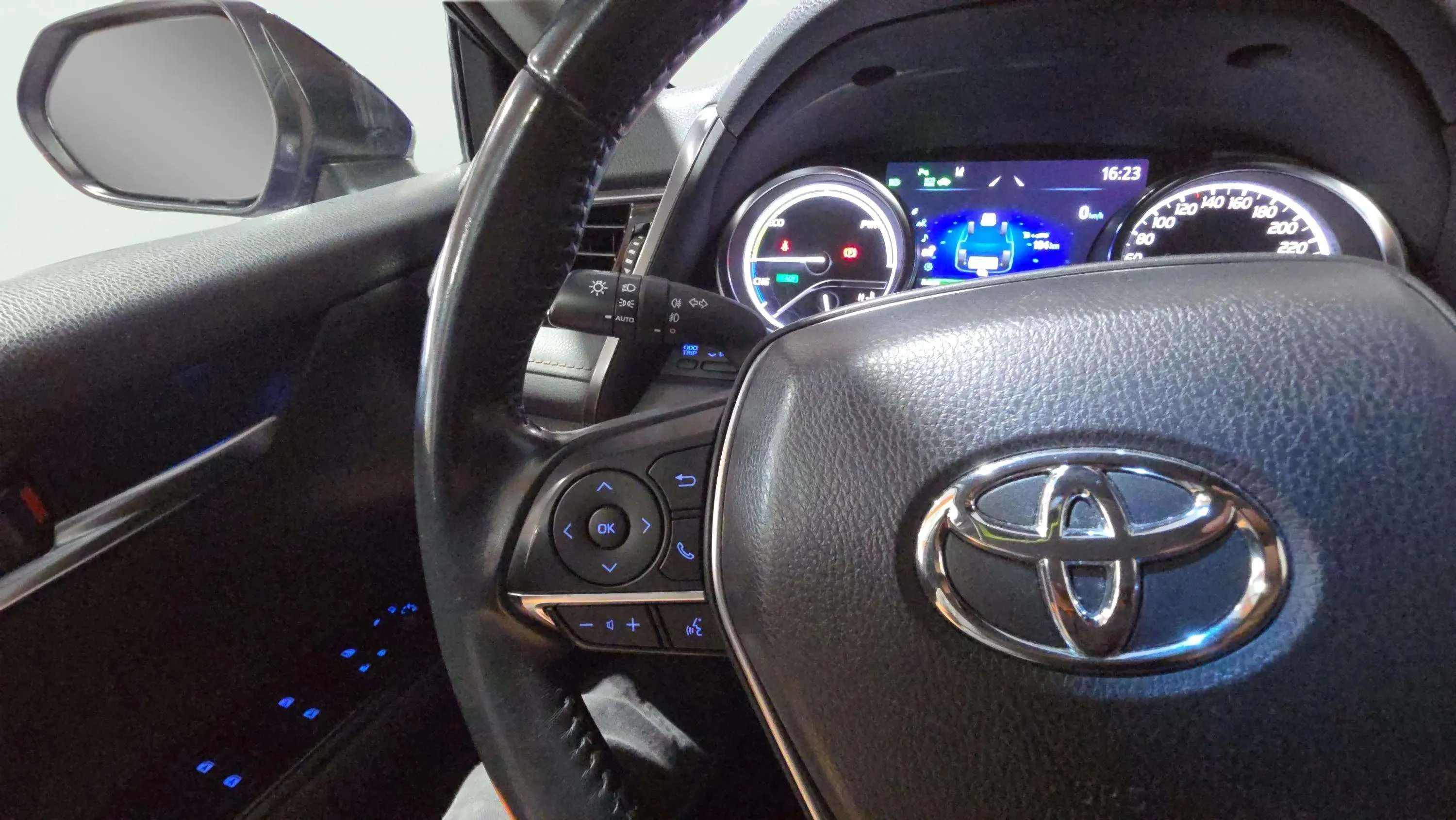 Toyota Camry 2.5 220H Business - foto 22