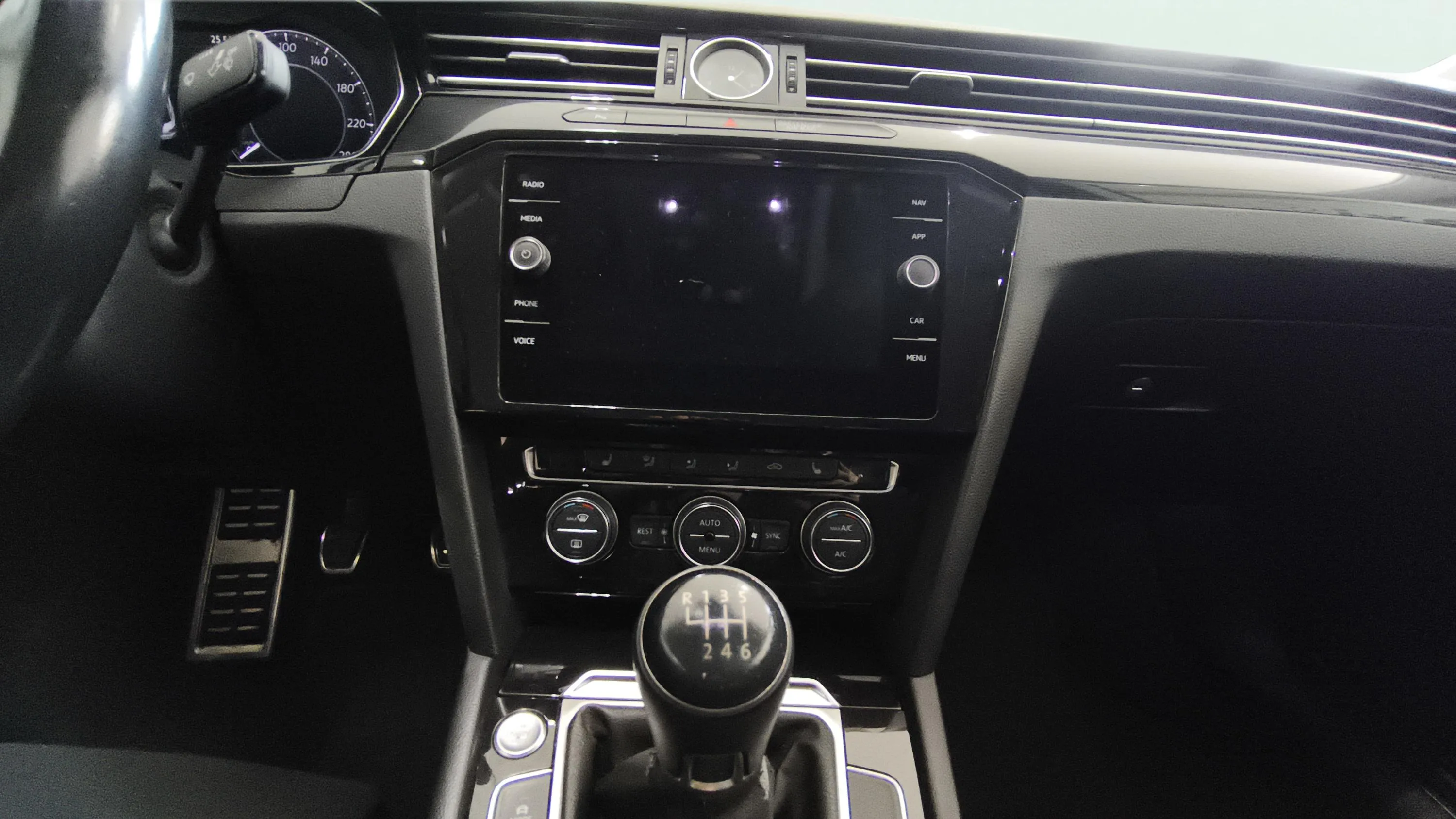 Volkswagen Arteon Elegance 2.0 TDI - foto 11