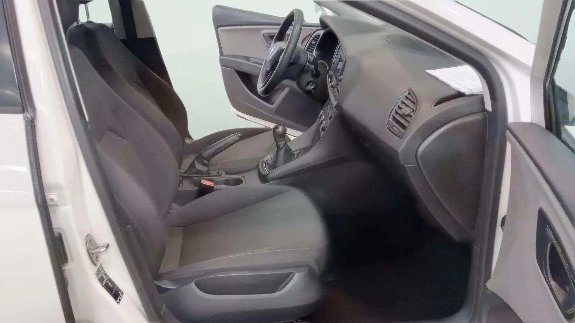 SEAT León 1.6 TDI Reference - foto 8