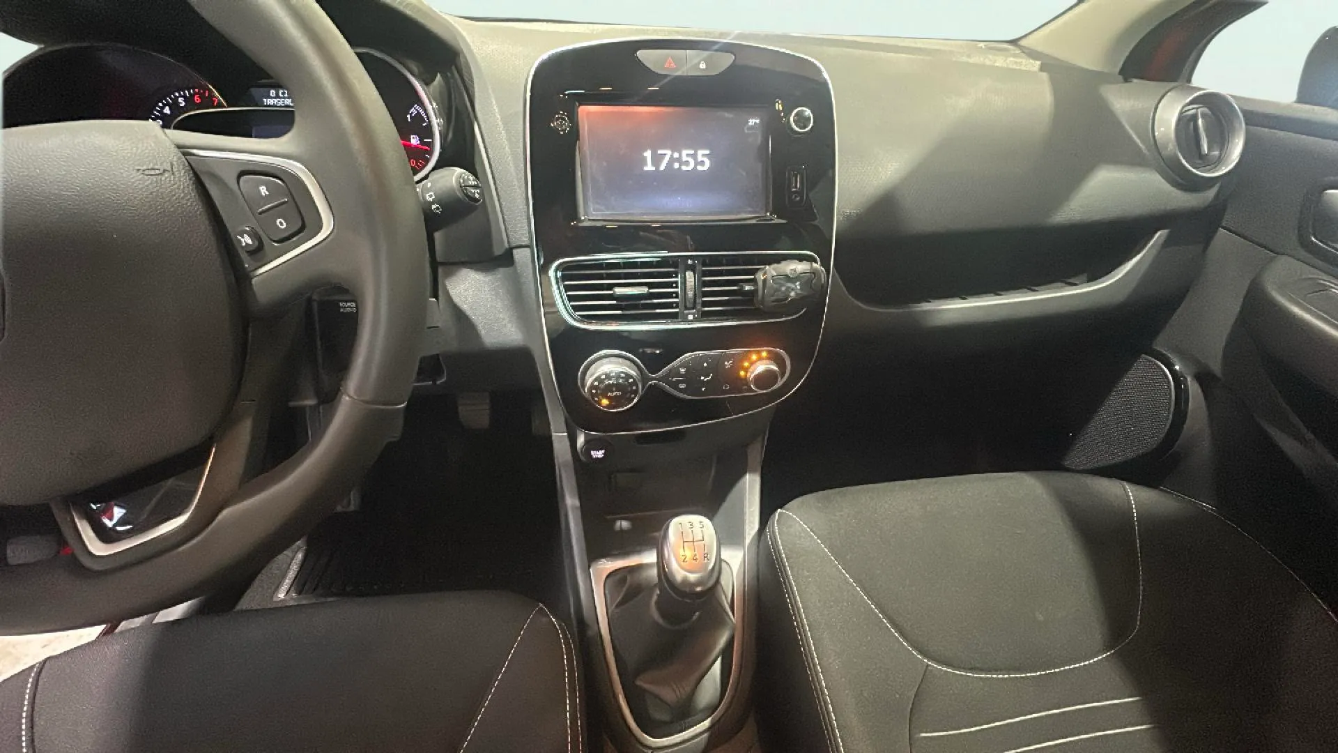 Renault Clio Zen TCe -18 - foto 9