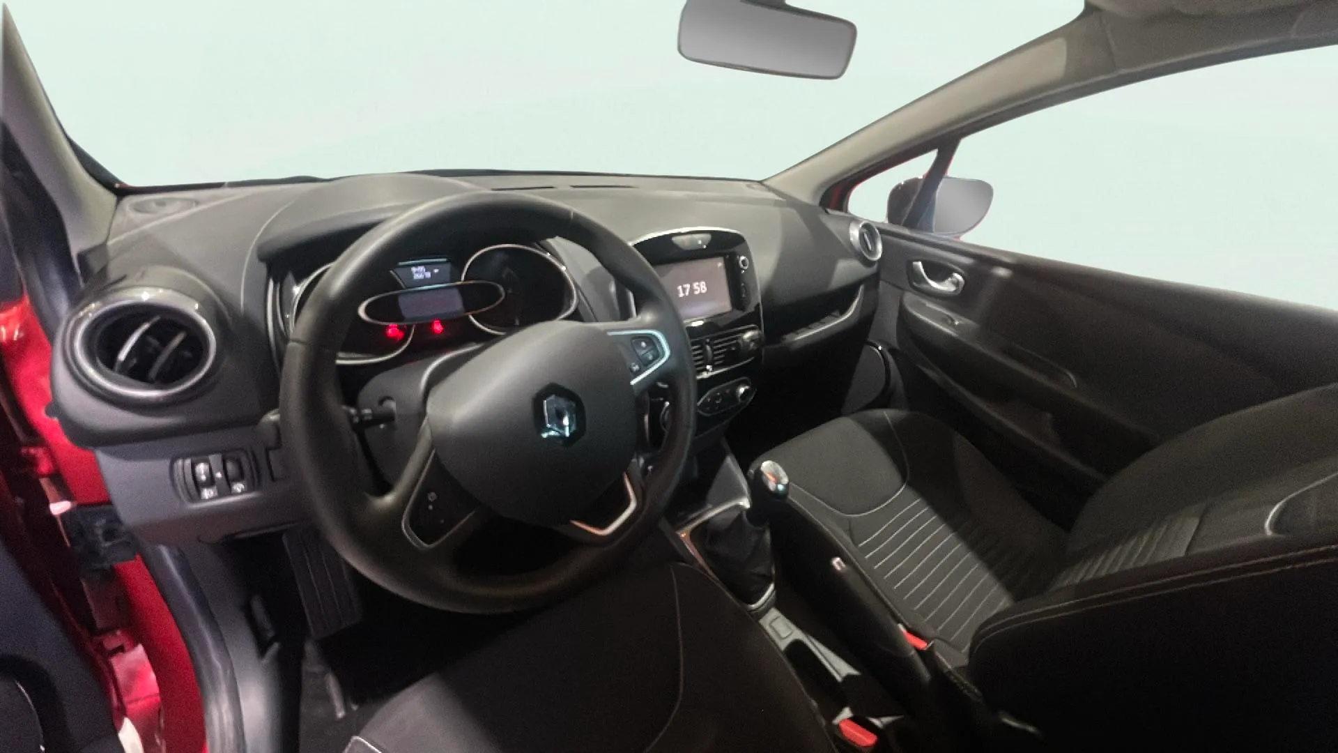 Renault Clio Zen TCe -18 - foto 16