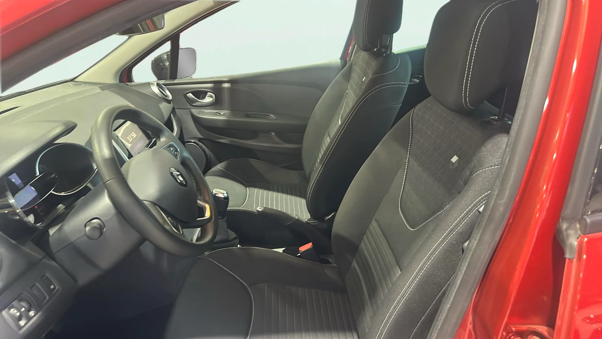 Renault Clio Zen TCe -18 - foto 12