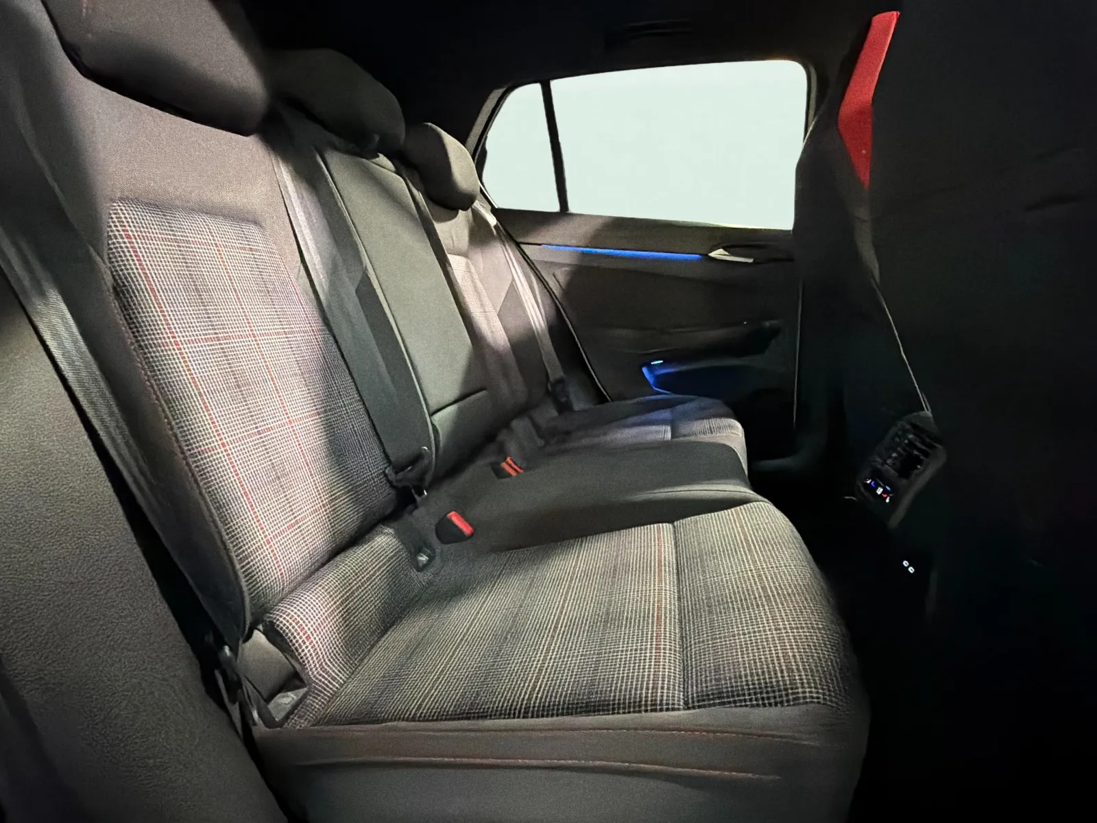 Volkswagen Golf GTI 2.0 TSI DSG - foto 17