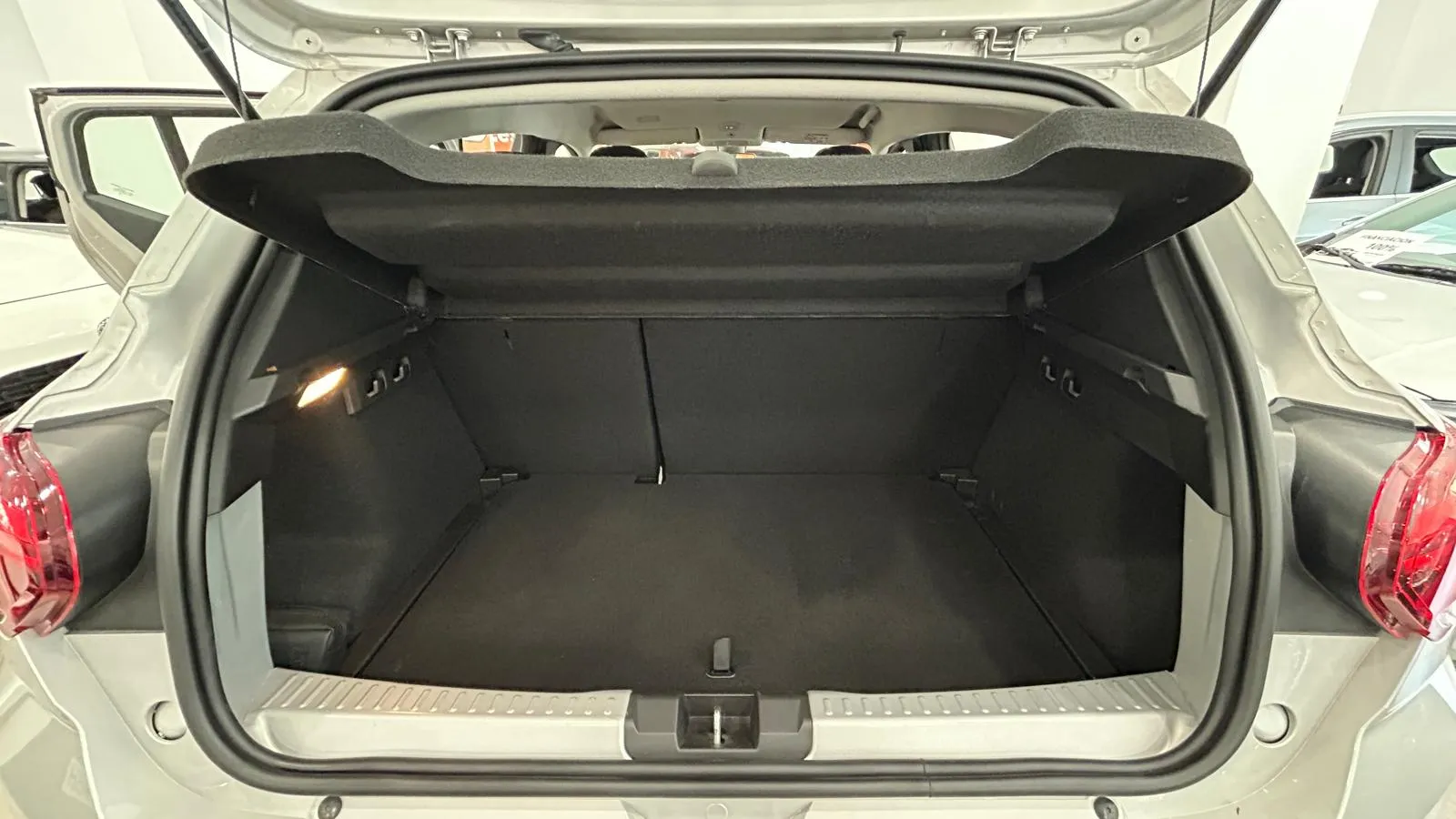 Dacia Sandero Stepway Essential TCe (90V) - foto 28