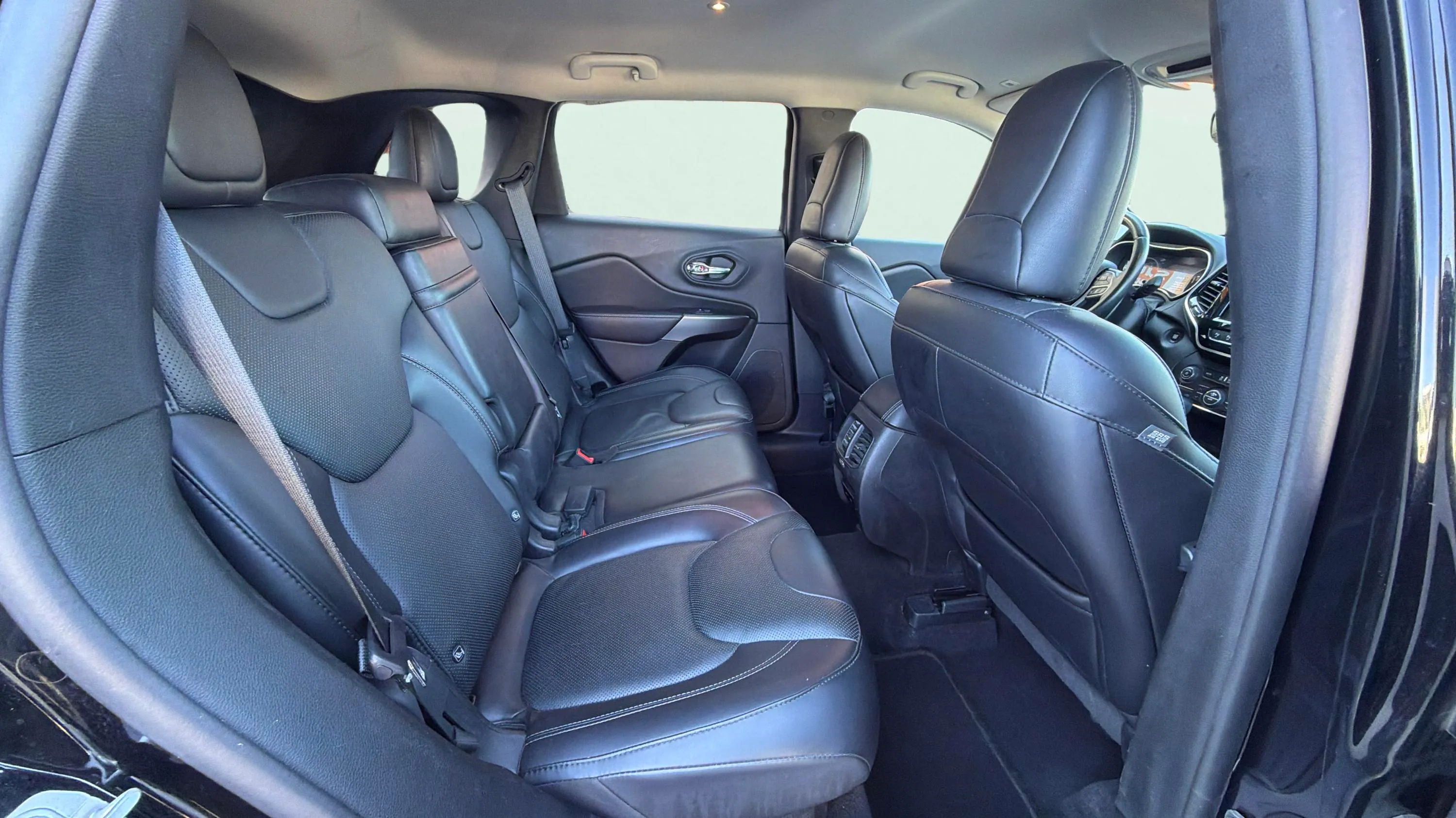 Jeep Cherokee 2.2 CRD Limited E6D AWD - foto 14