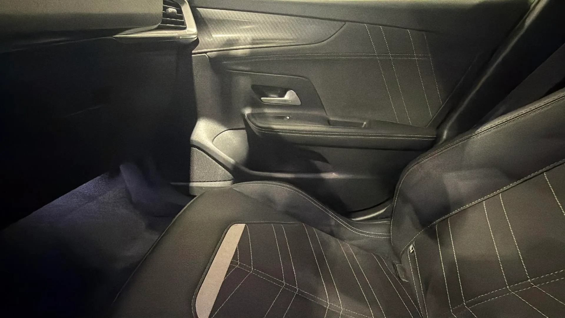 Opel Mokka BEV 50kWh Edition - foto 16
