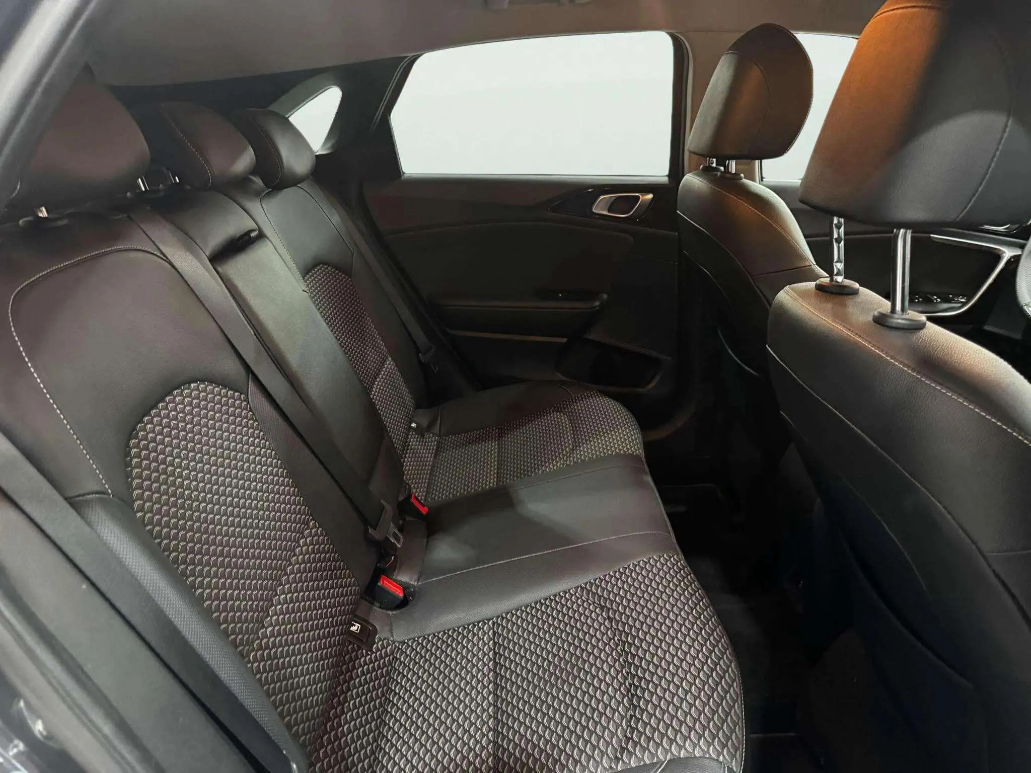Kia Ceed 1.0 T-GDi Tech - foto 18