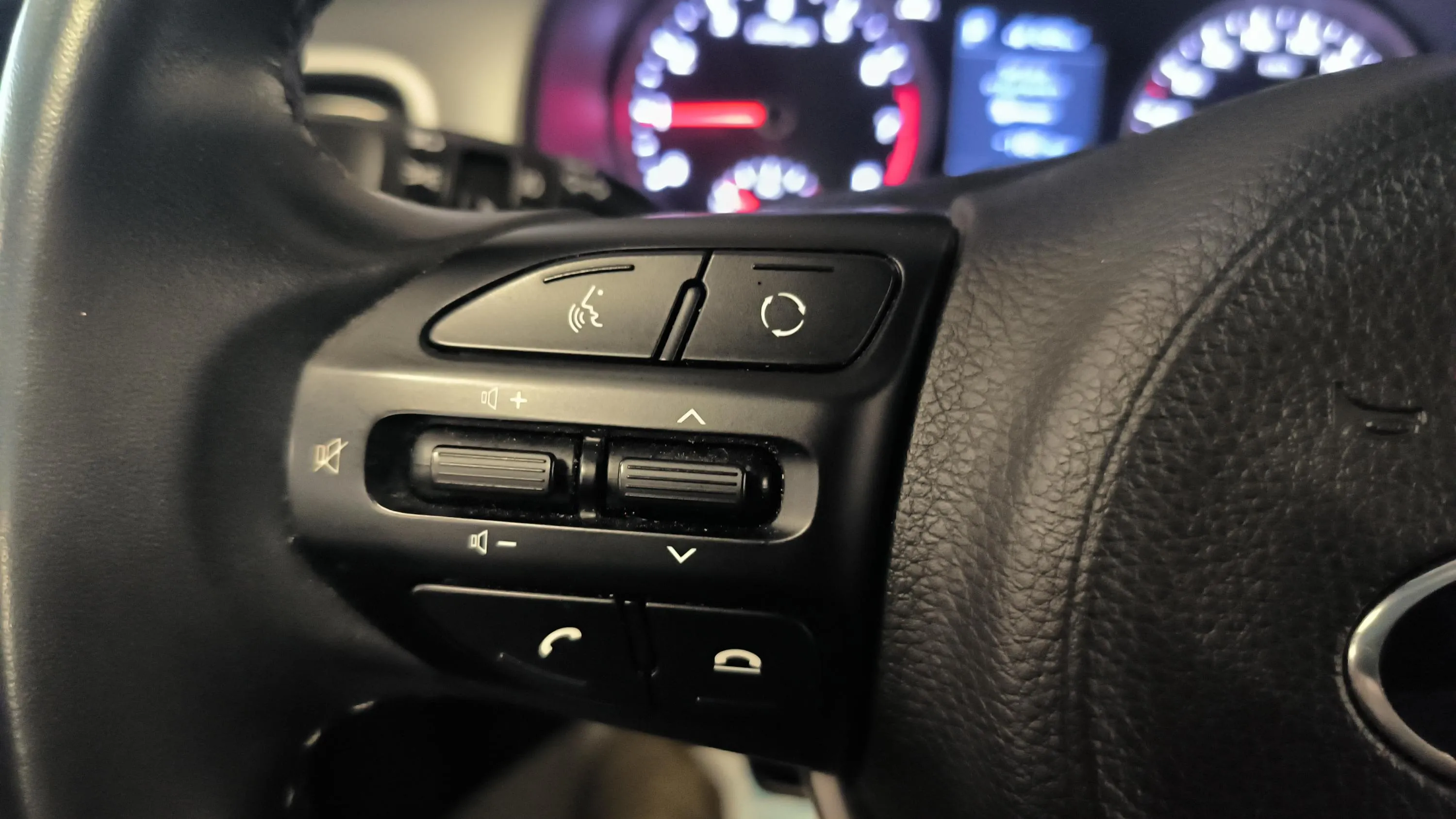 Kia Stonic 1.0 T-GDi Drive DCT - foto 14