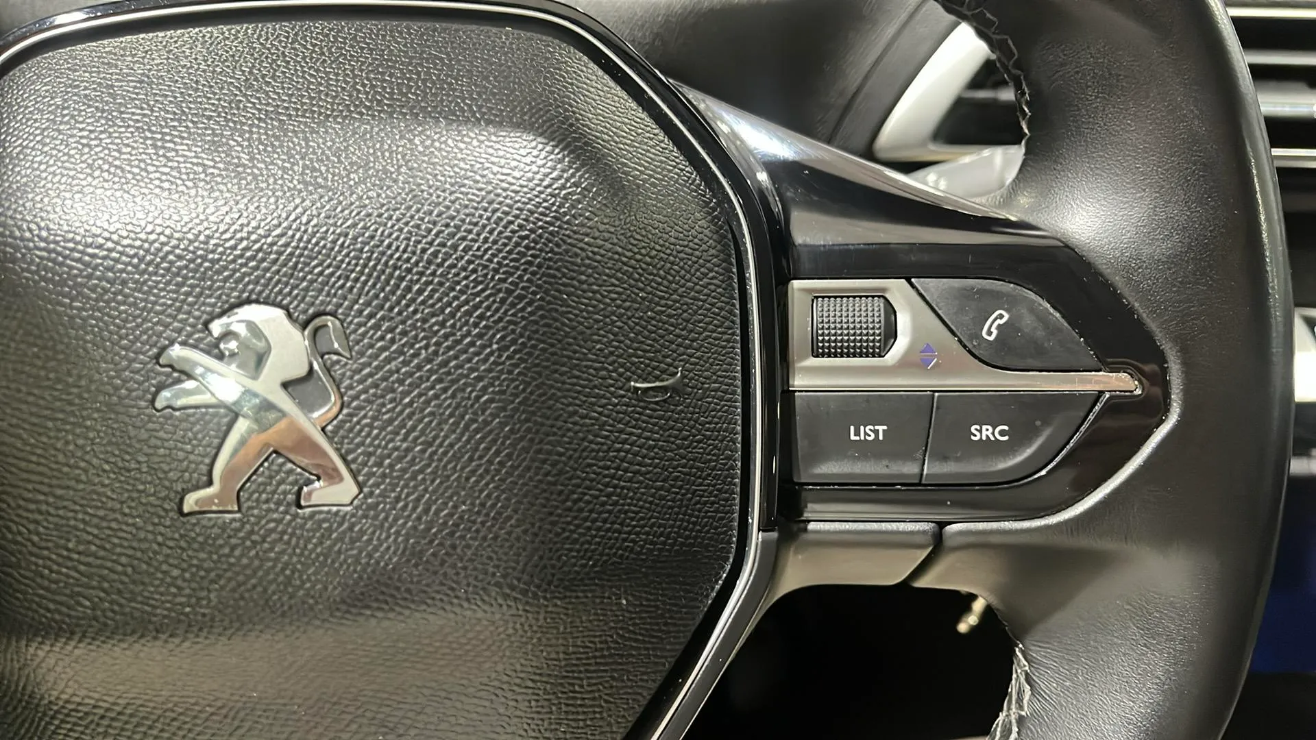 Peugeot 3008 1.2 PureTech Allure - foto 17