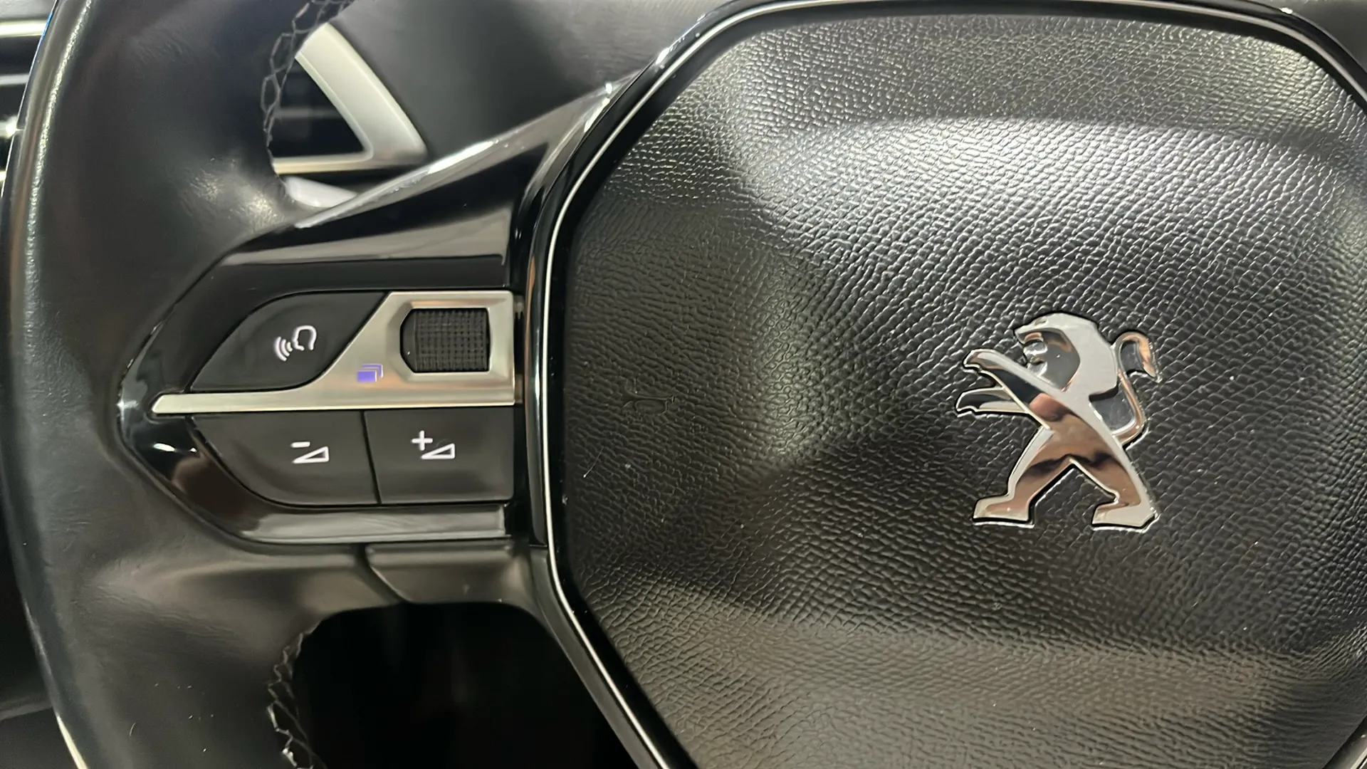 Peugeot 3008 1.2 PureTech Allure - foto 16