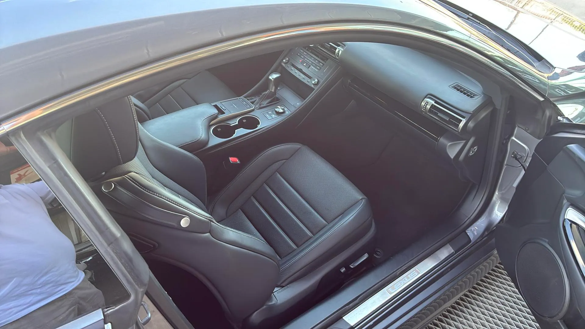 Lexus RC 2.5 300h Executive Navigation - foto 9