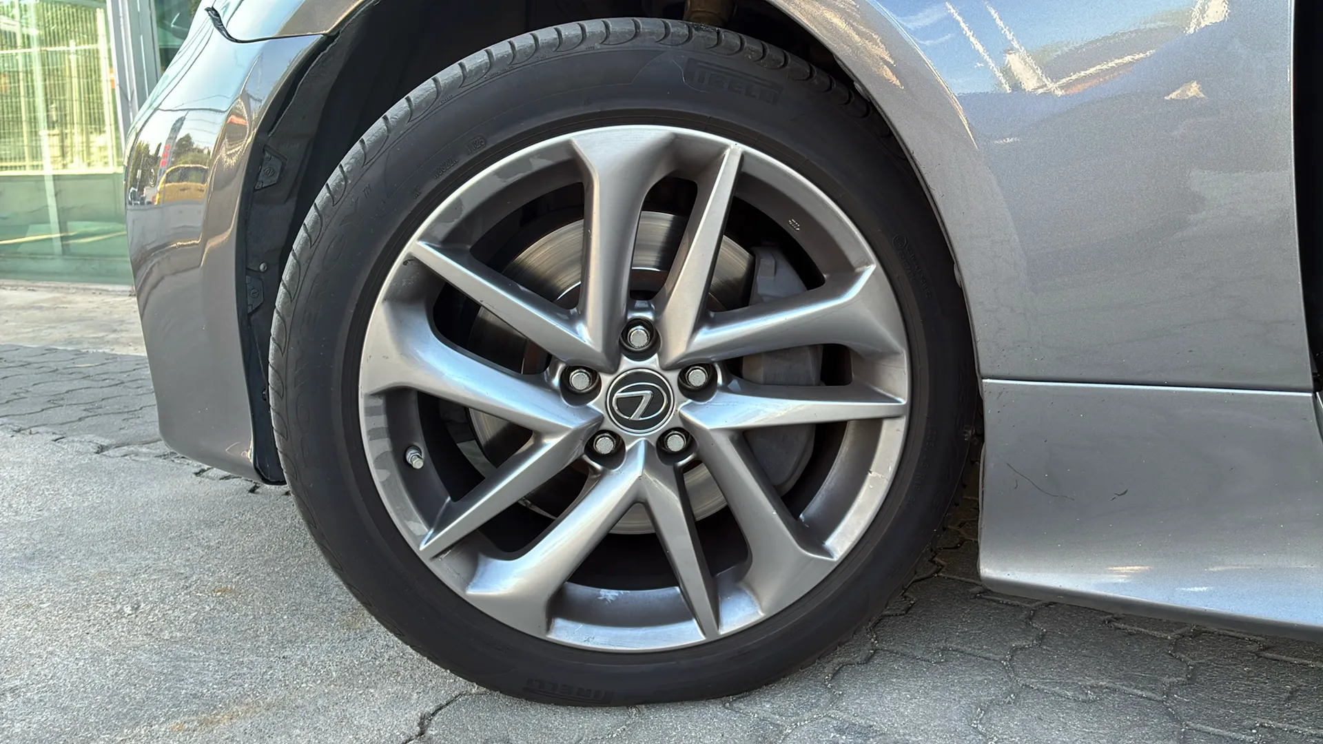 Lexus RC 2.5 300h Executive Navigation - foto 29