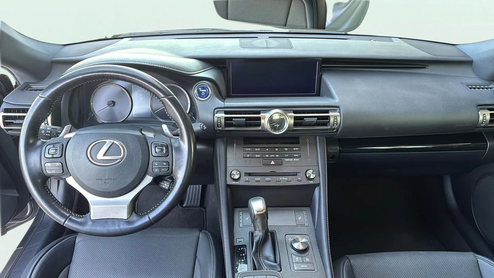 Lexus RC 2.5 300h Executive Navigation - foto 18