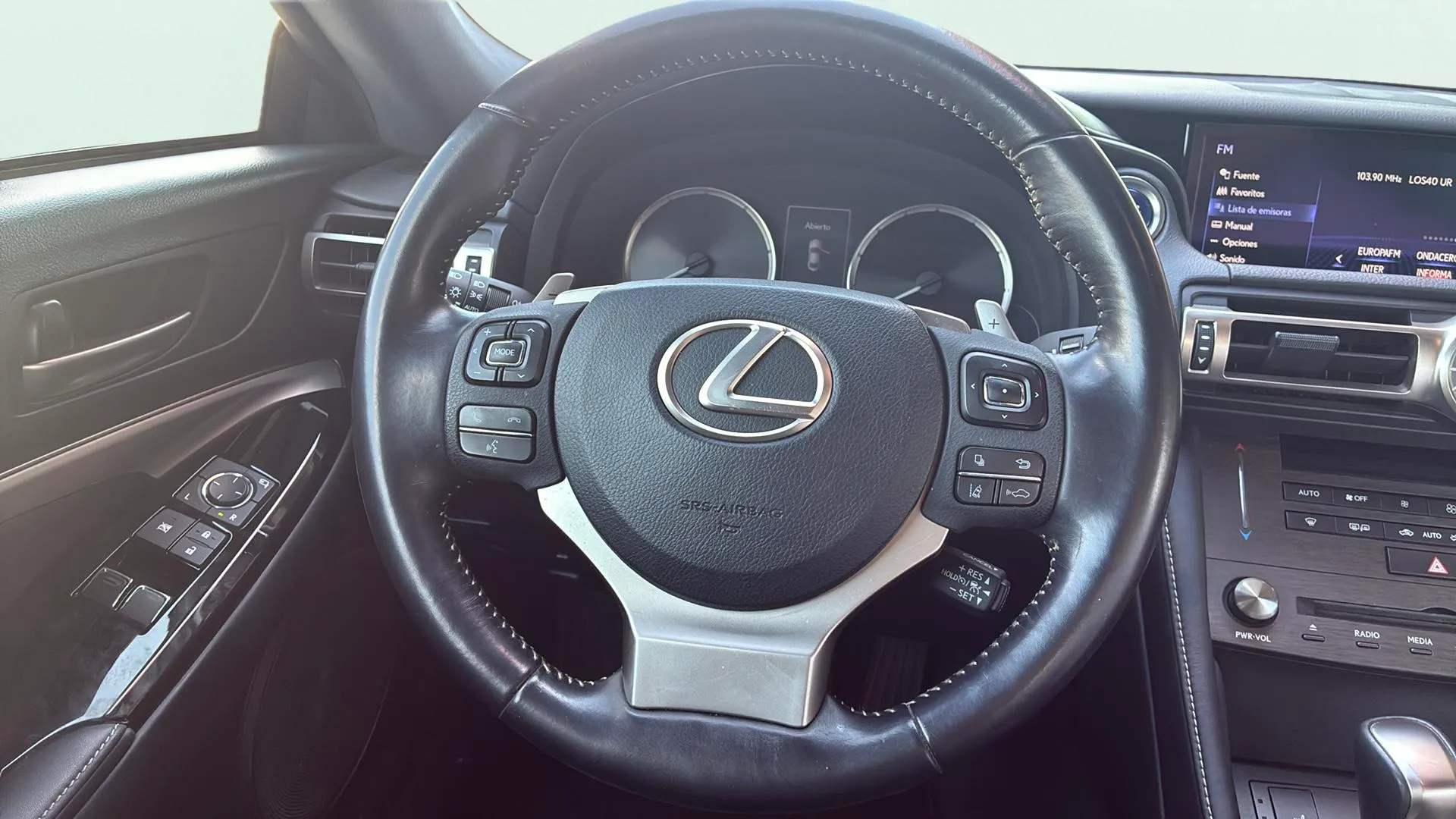 Lexus RC 2.5 300h Executive Navigation - foto 13