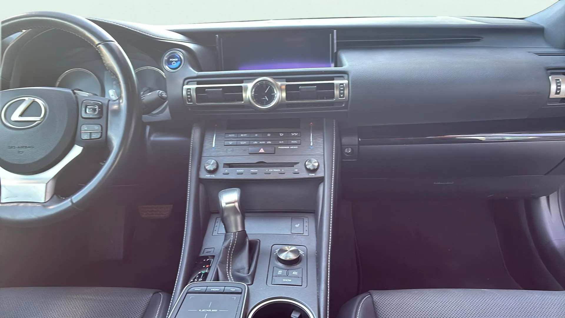 Lexus RC 2.5 300h Executive Navigation - foto 19